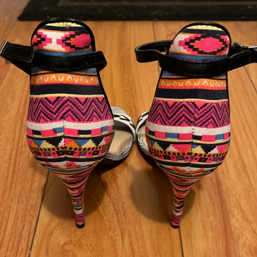 Chinese laundry colorful heels - Picture 3 of 5